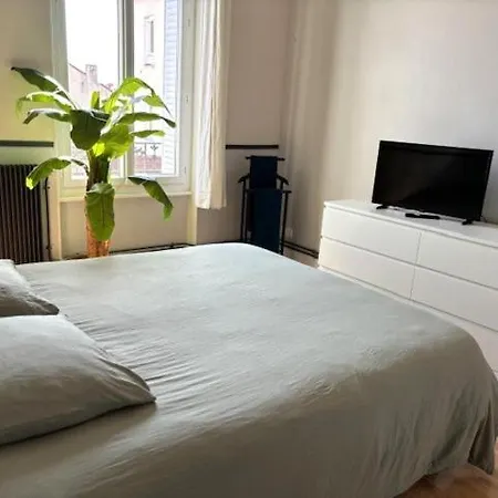 Grand De Caractere A Apartment *